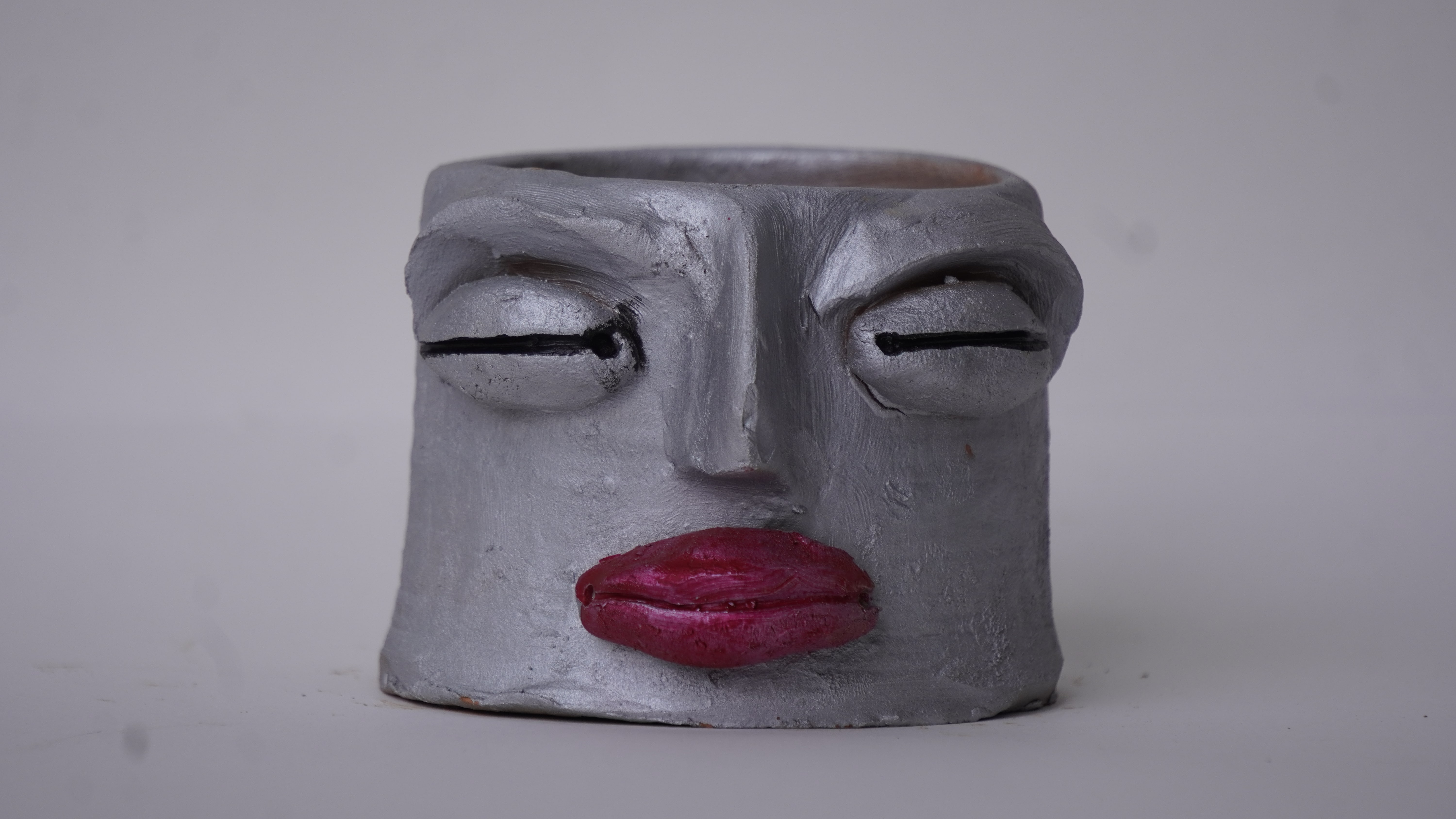 Closed Eye Planter (Golden)