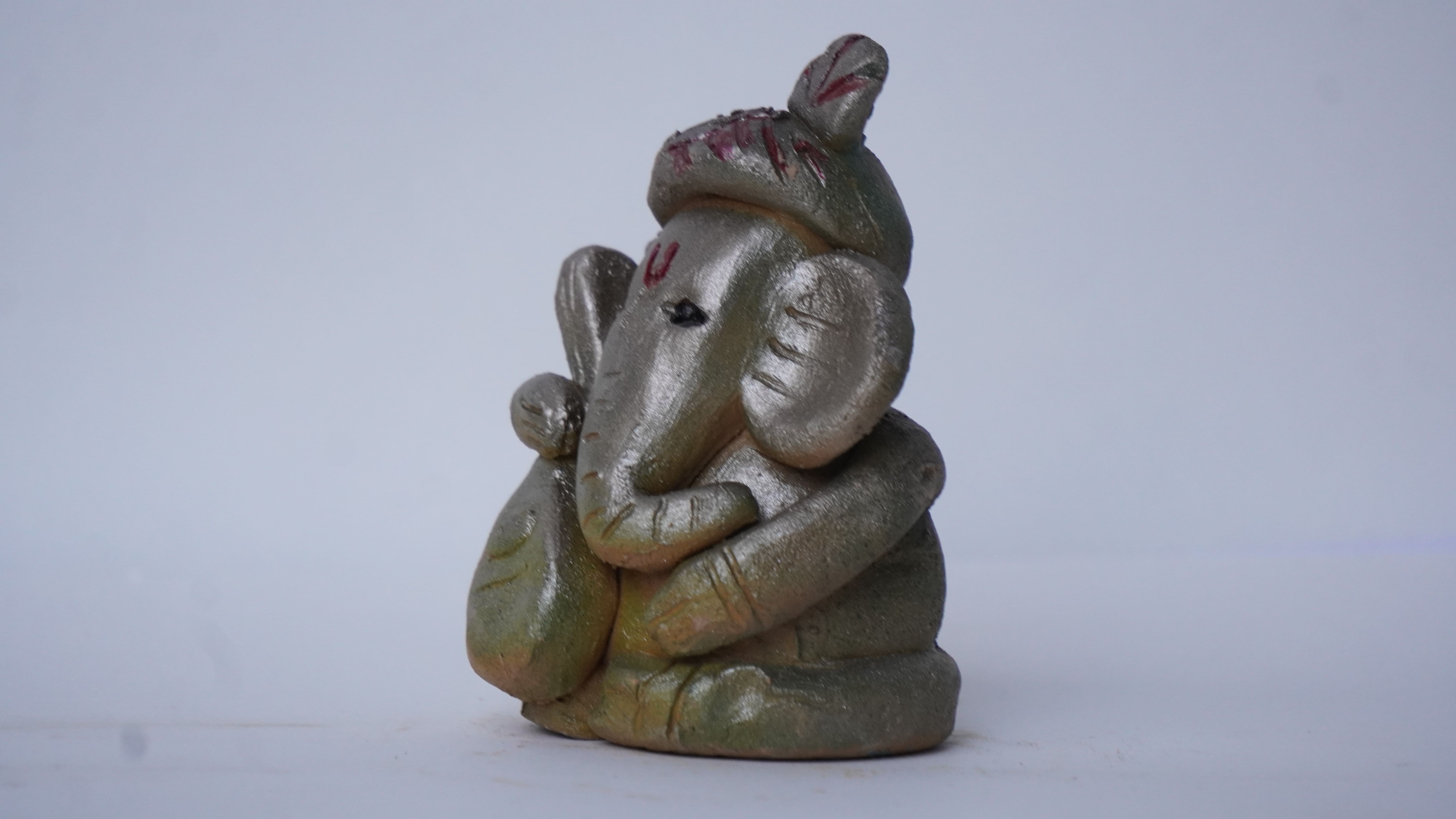 Ganesh ji with Guitar (Yellowish Silver)
