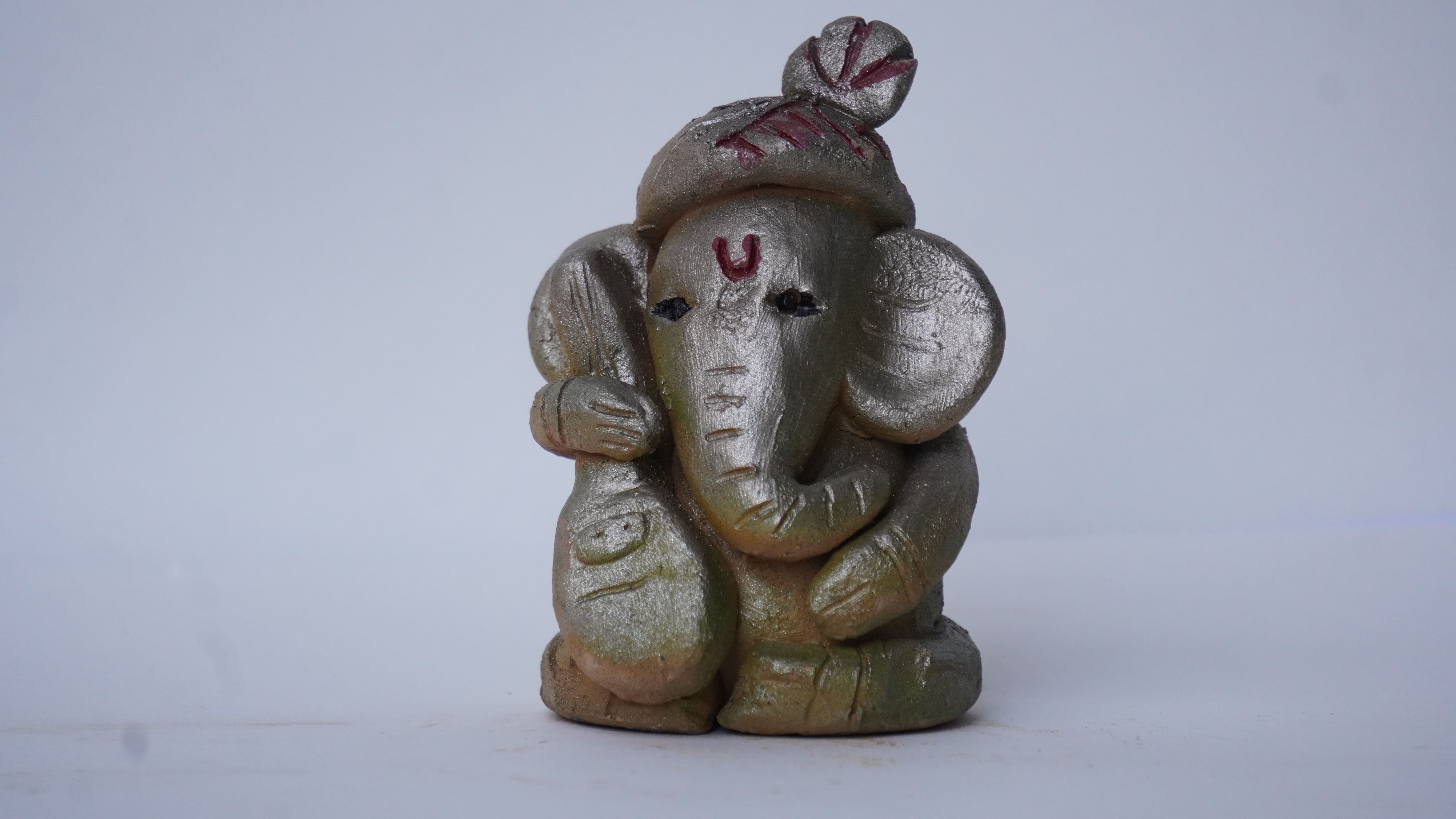 Ganesh ji with Guitar (Yellowish Silver)
