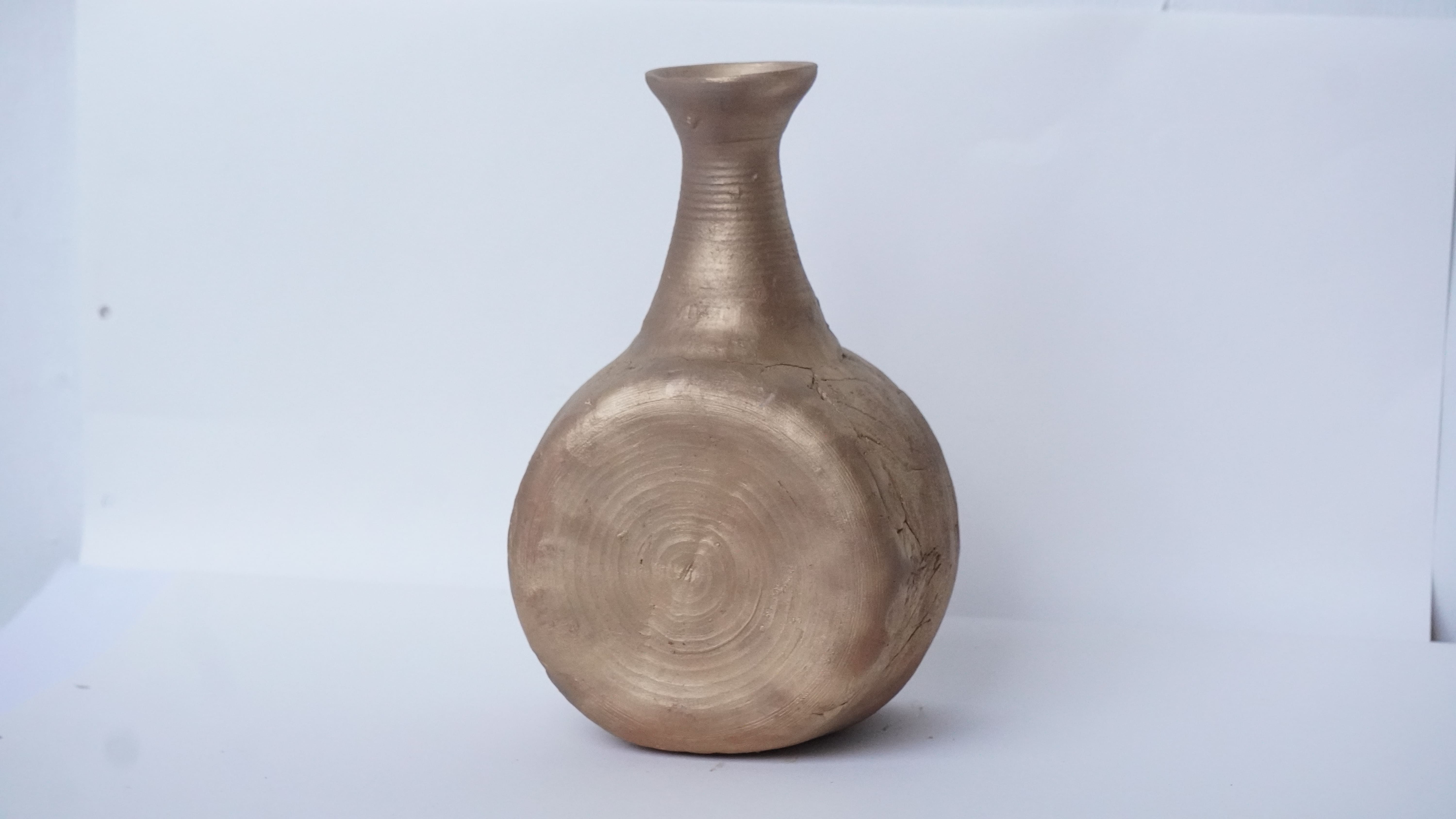 Golden Vase (Golden)